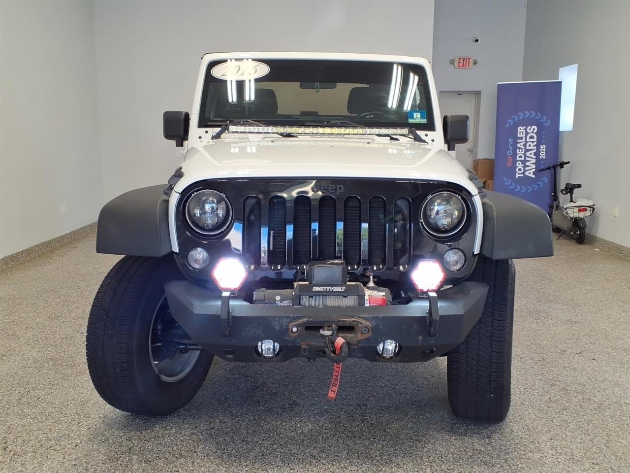 Jeep Wrangler photo 2