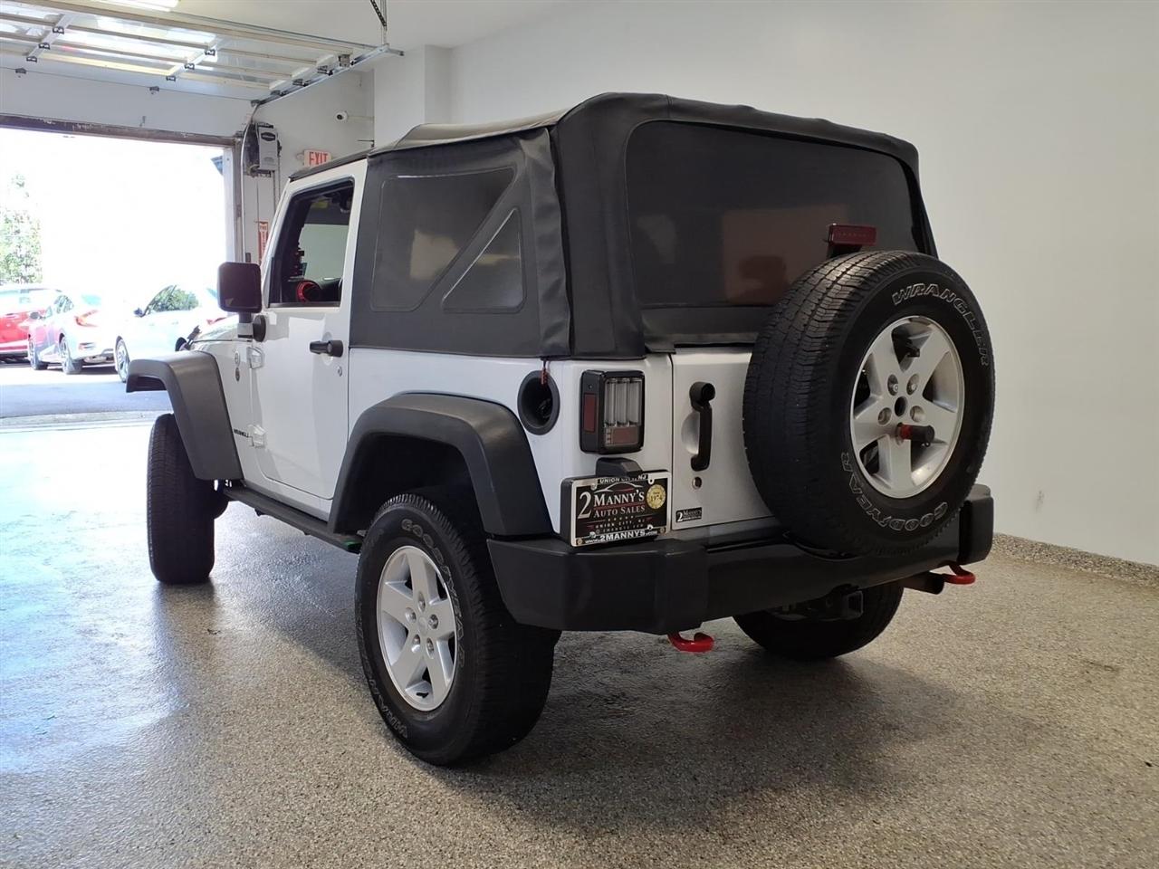 Jeep Wrangler photo 6