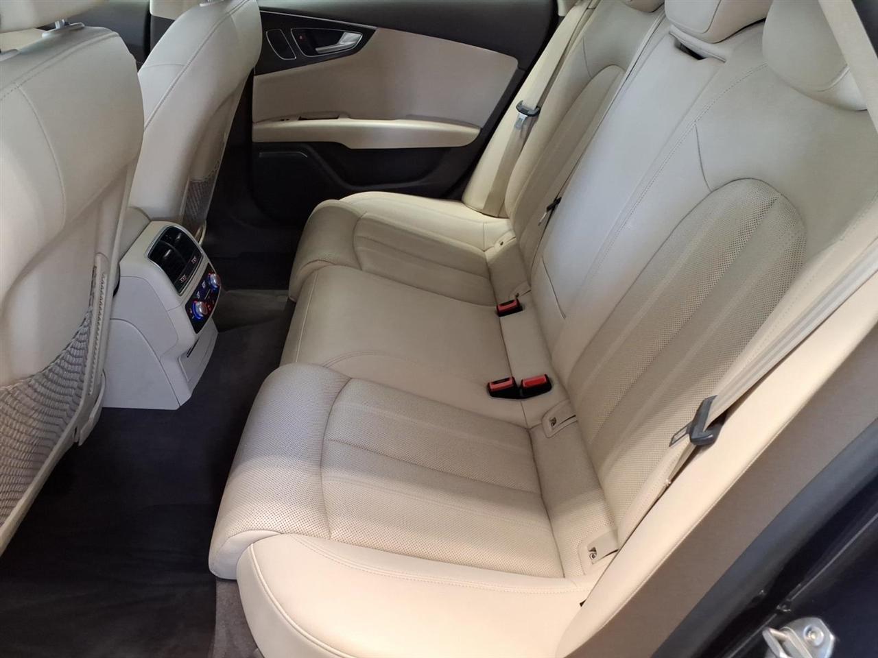 Audi A7 4dr HB quattro 3.0 Prestige 2016