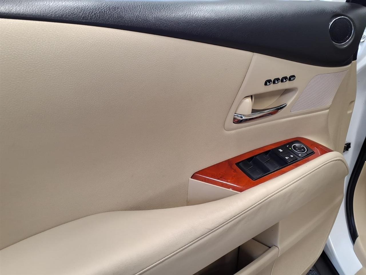 Lexus RX photo 8