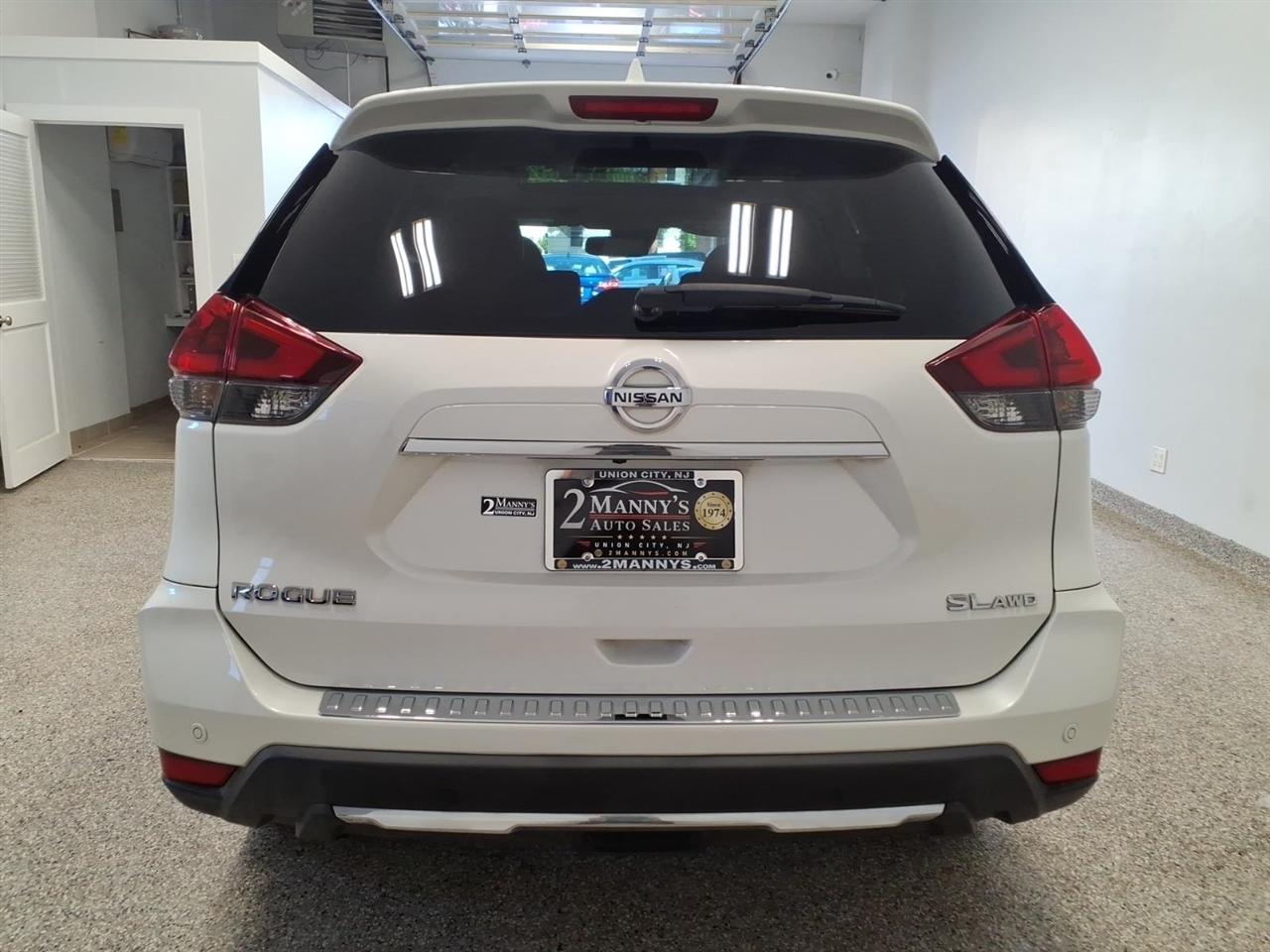 Nissan Rogue photo 5