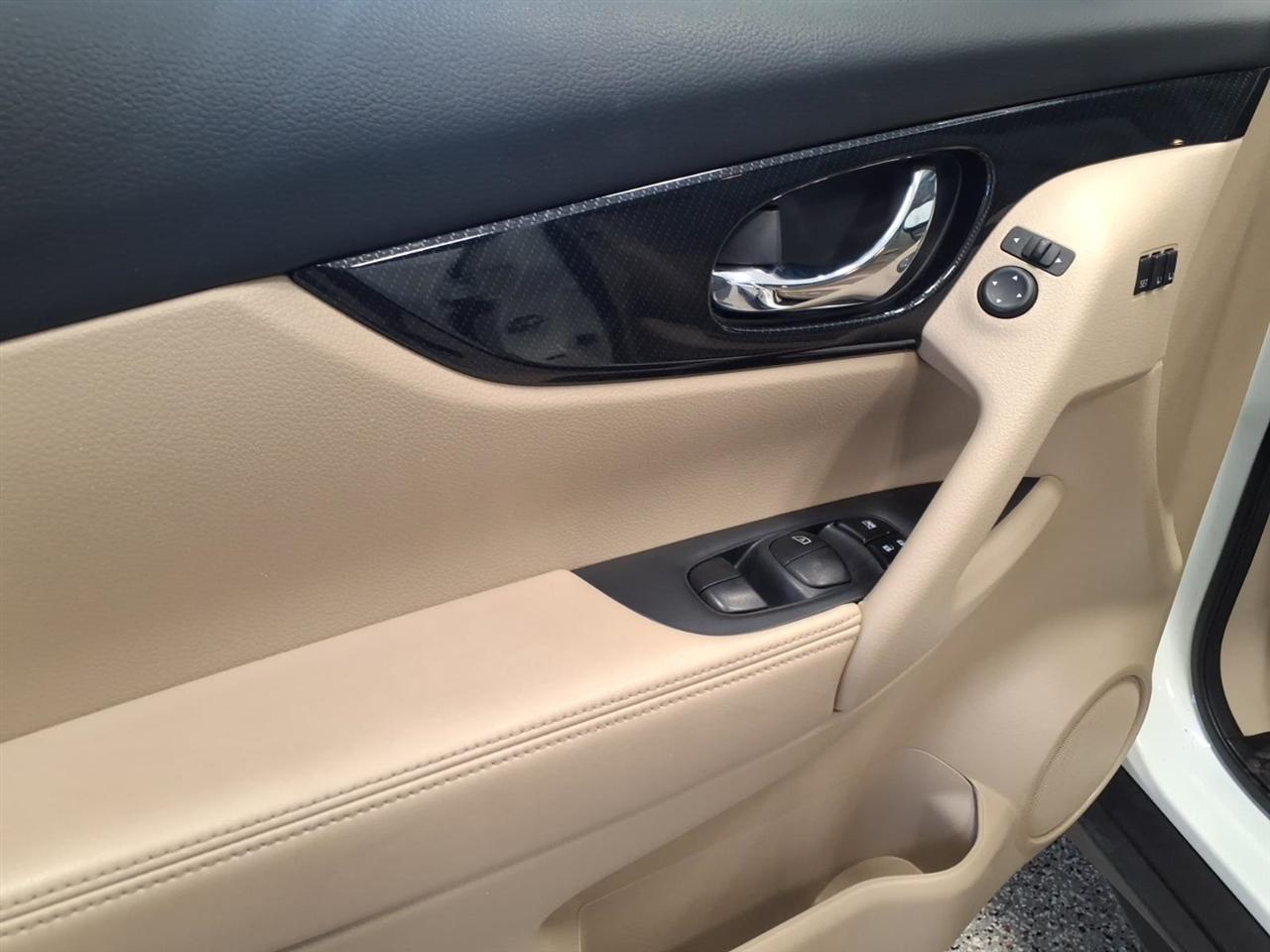 Nissan Rogue photo 8