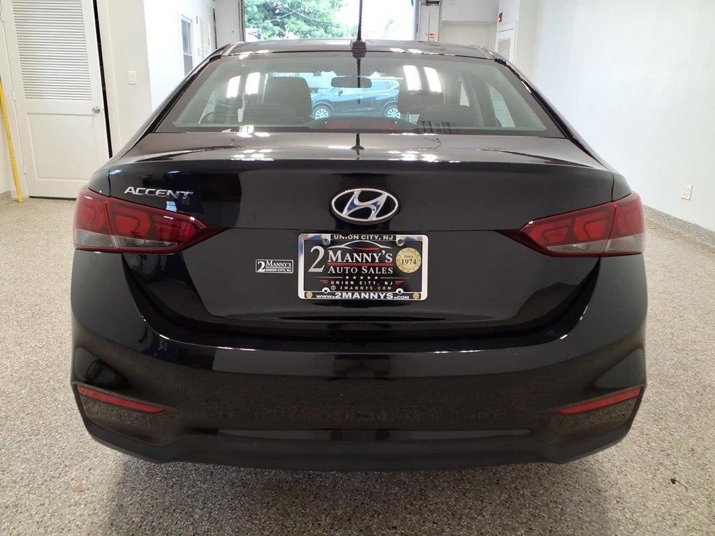 Hyundai Accent photo 5