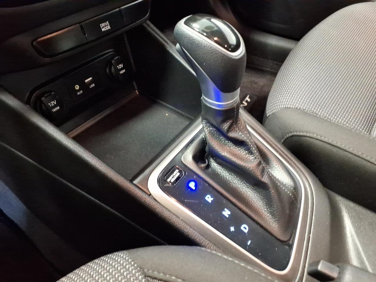Hyundai Accent SEL Sedan IVT 2022