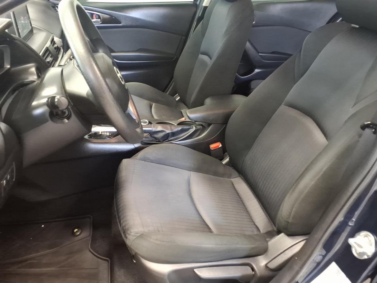 Mazda Mazda3 photo 16