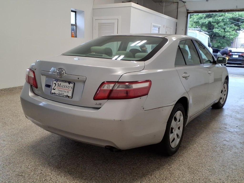 Toyota Camry 4dr Sdn I4 Auto LE (Natl) 2007