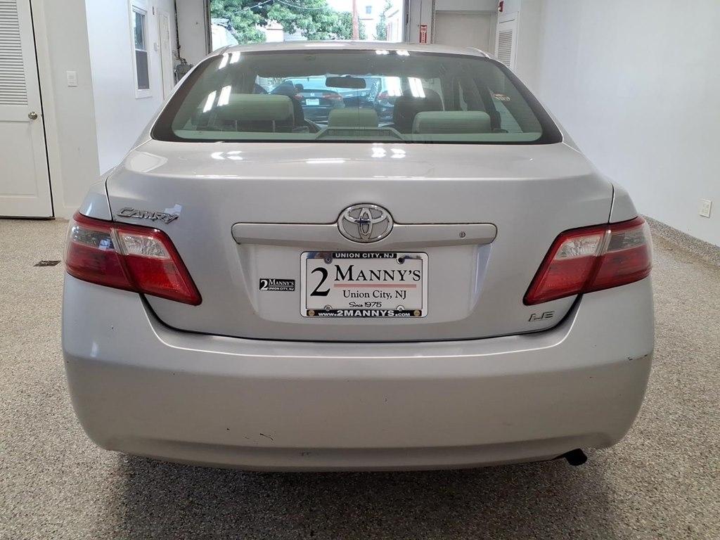 Toyota Camry 4dr Sdn I4 Auto LE (Natl) 2007