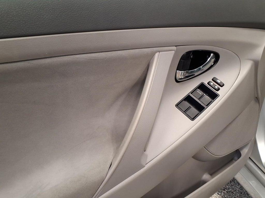 Toyota Camry 4dr Sdn I4 Auto LE (Natl) 2007