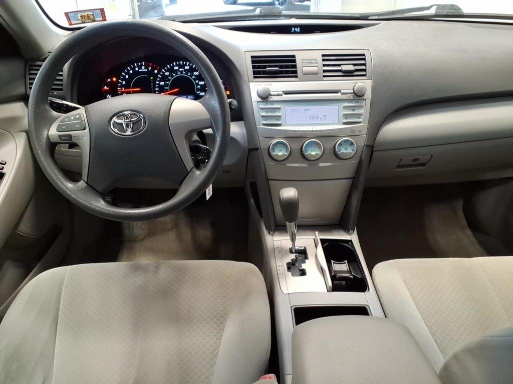 Toyota Camry 4dr Sdn I4 Auto LE (Natl) 2007