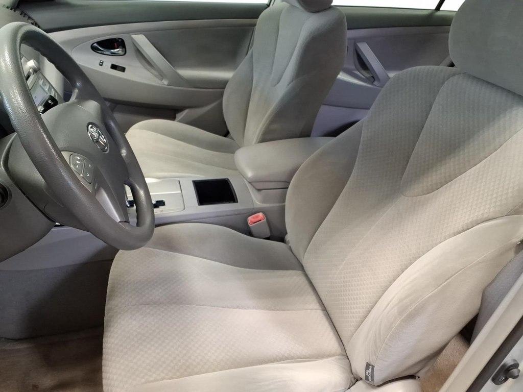 Toyota Camry 4dr Sdn I4 Auto LE (Natl) 2007
