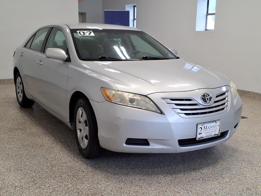 Toyota Camry 4dr Sdn I4 Auto LE (Natl) 2007