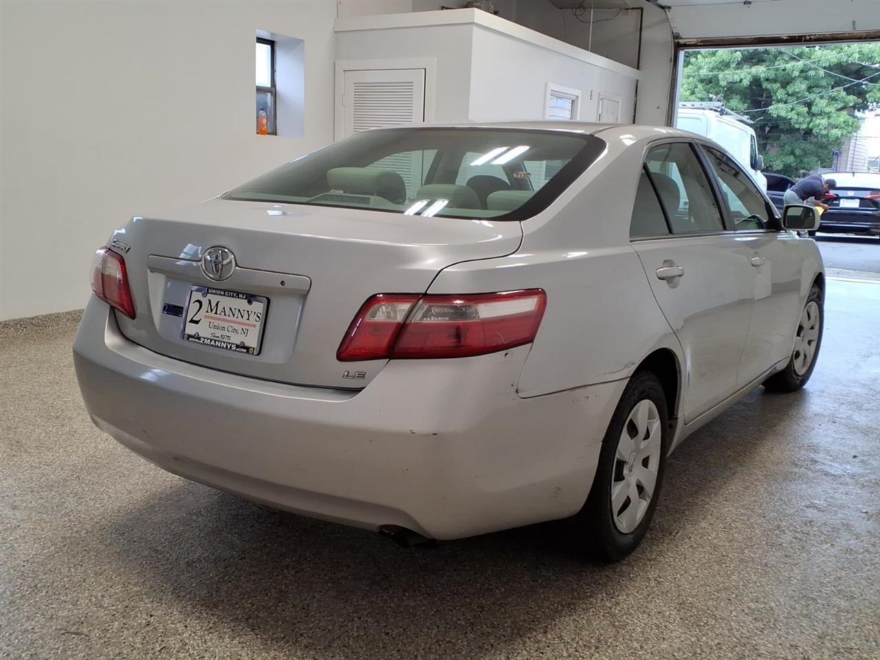 Toyota Camry 4dr Sdn I4 Auto LE (Natl) 2007