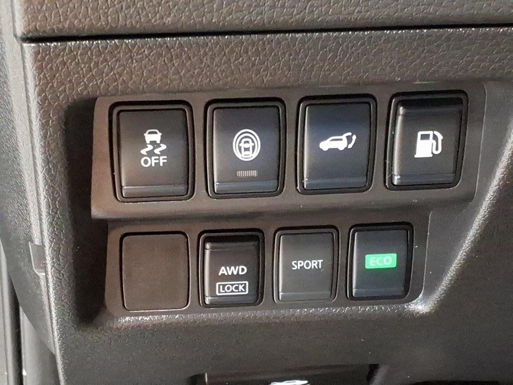 Nissan Rogue photo 10