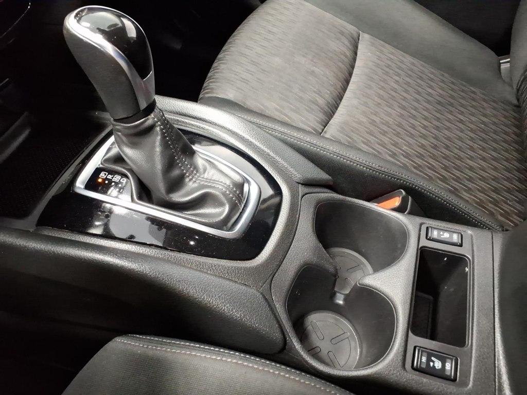Nissan Rogue photo 18