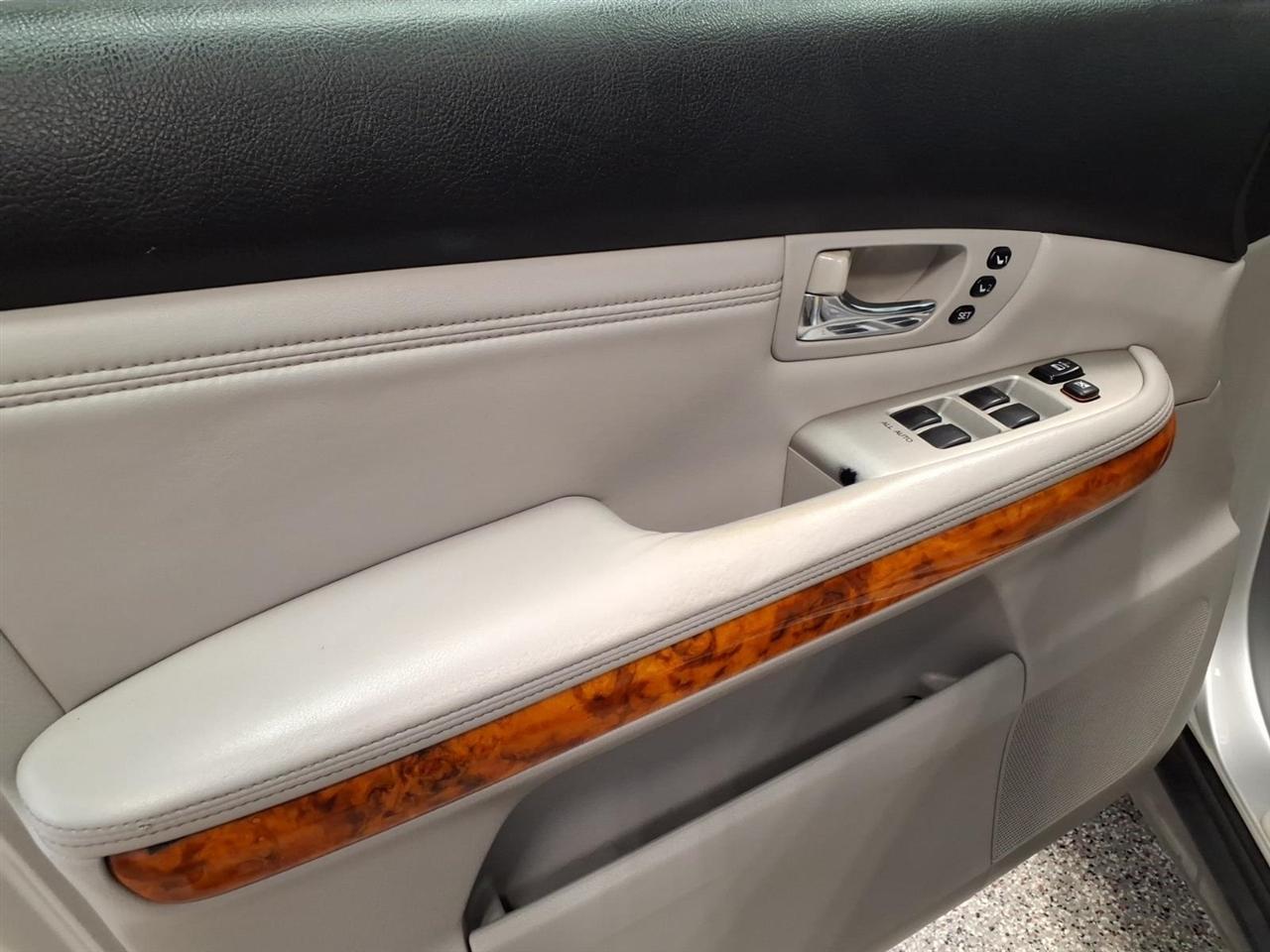 Lexus RX photo 8