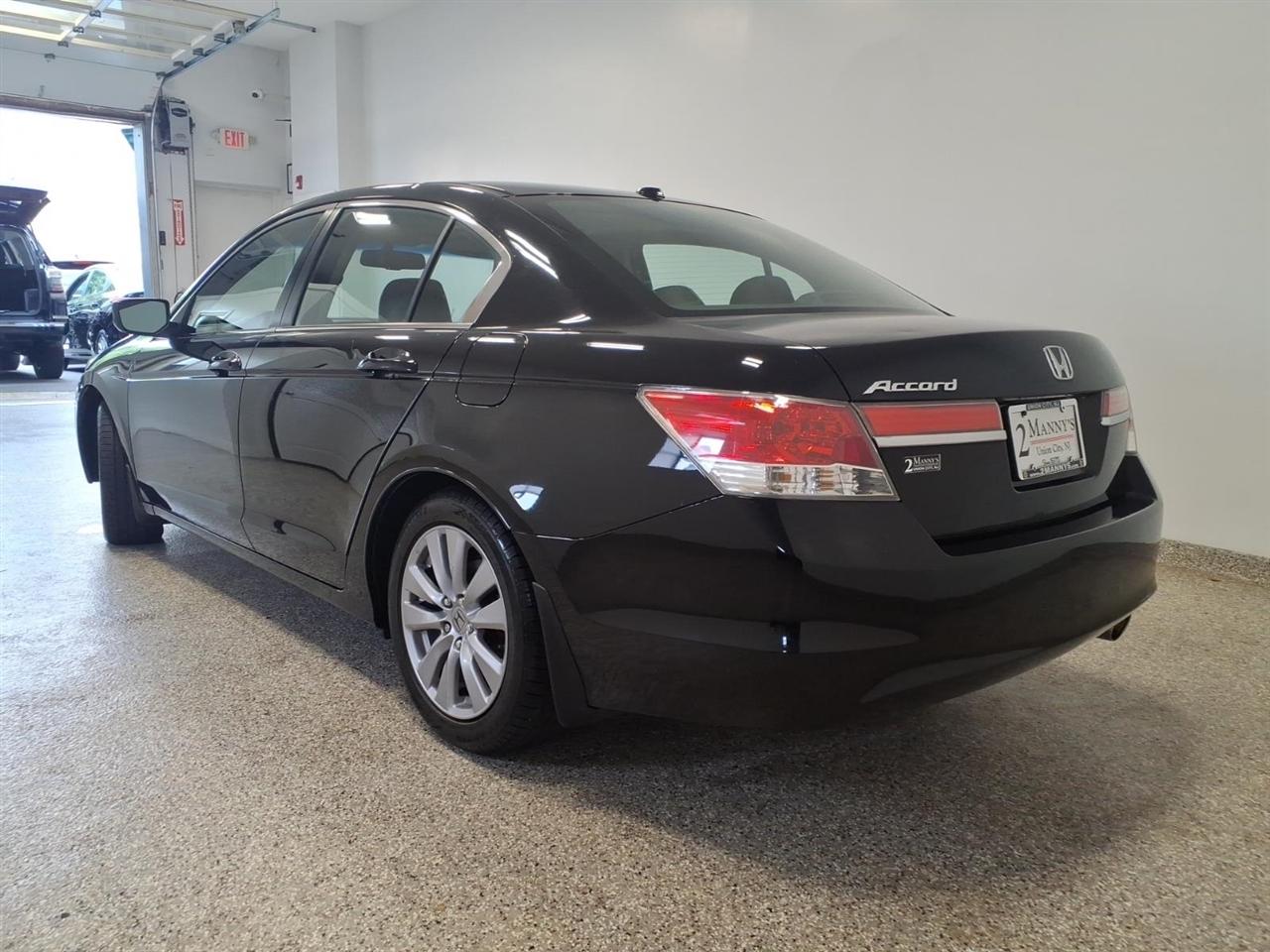 Honda Accord photo 6