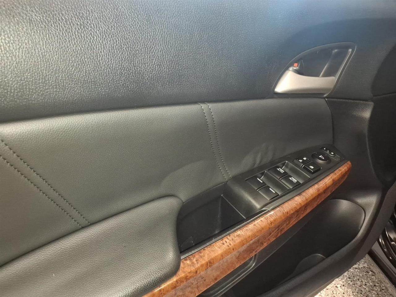Honda Accord photo 8