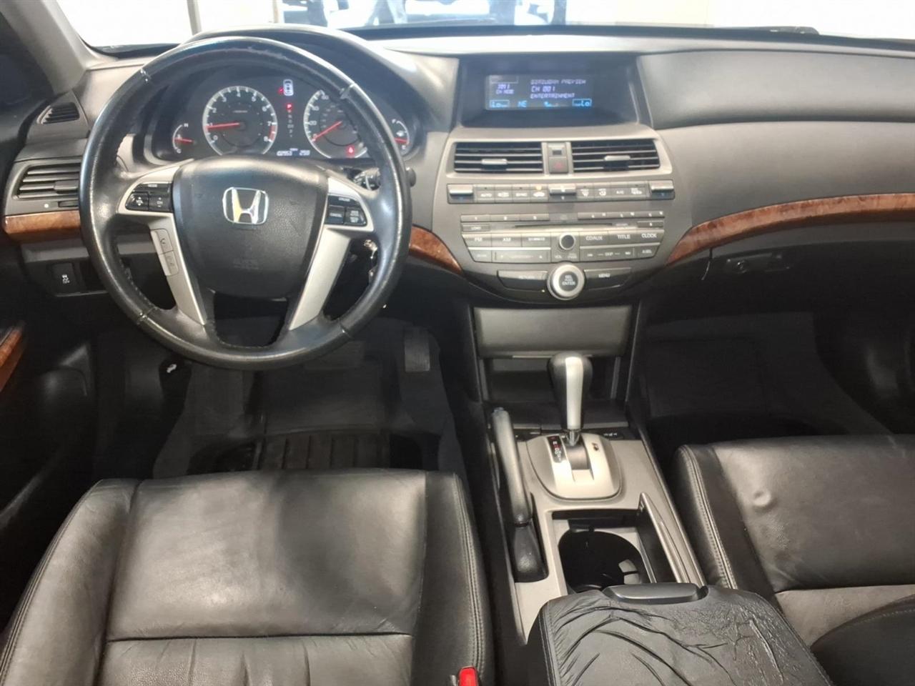 Honda Accord photo 9