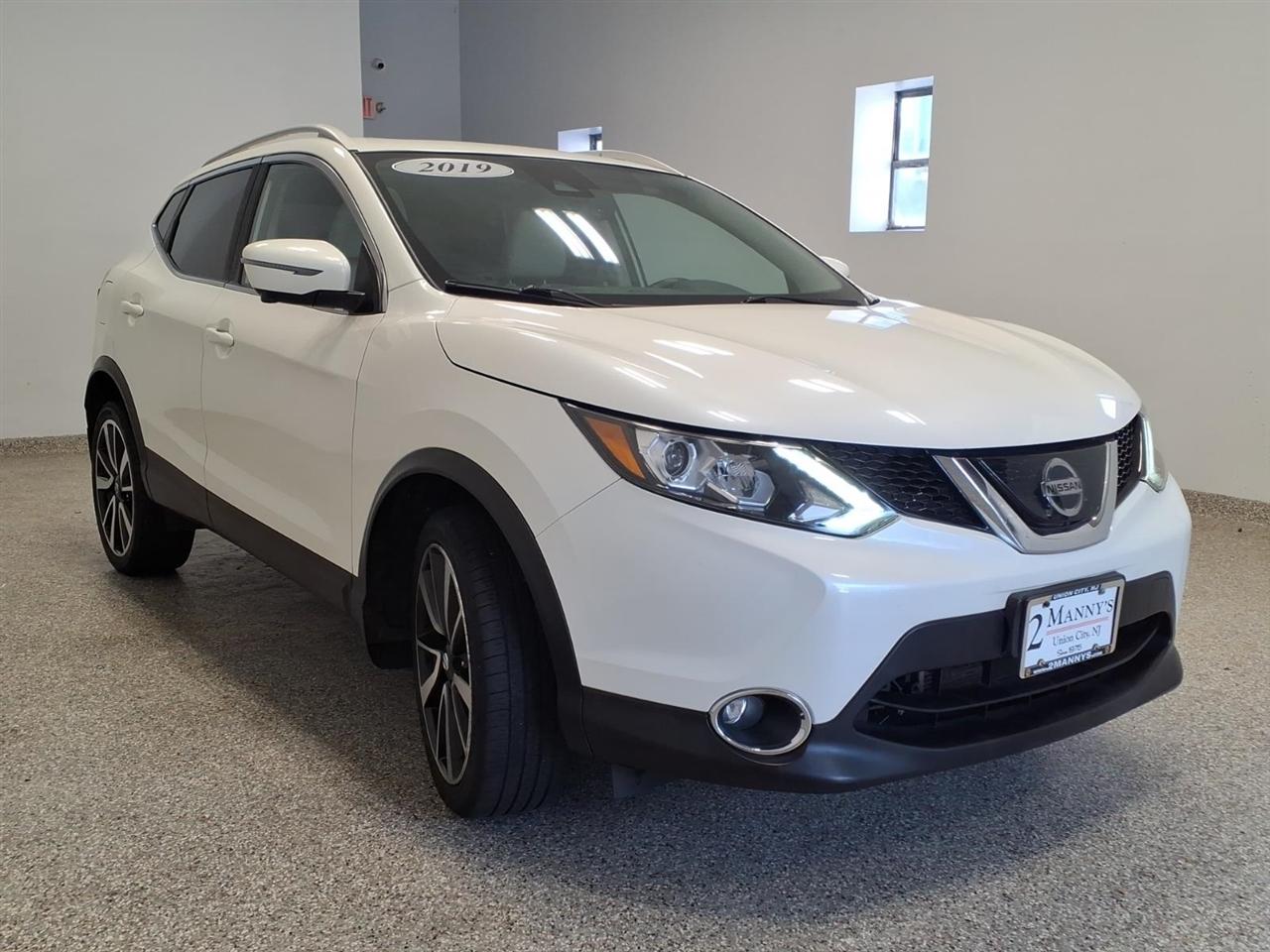 Nissan Rogue Sport photo 3