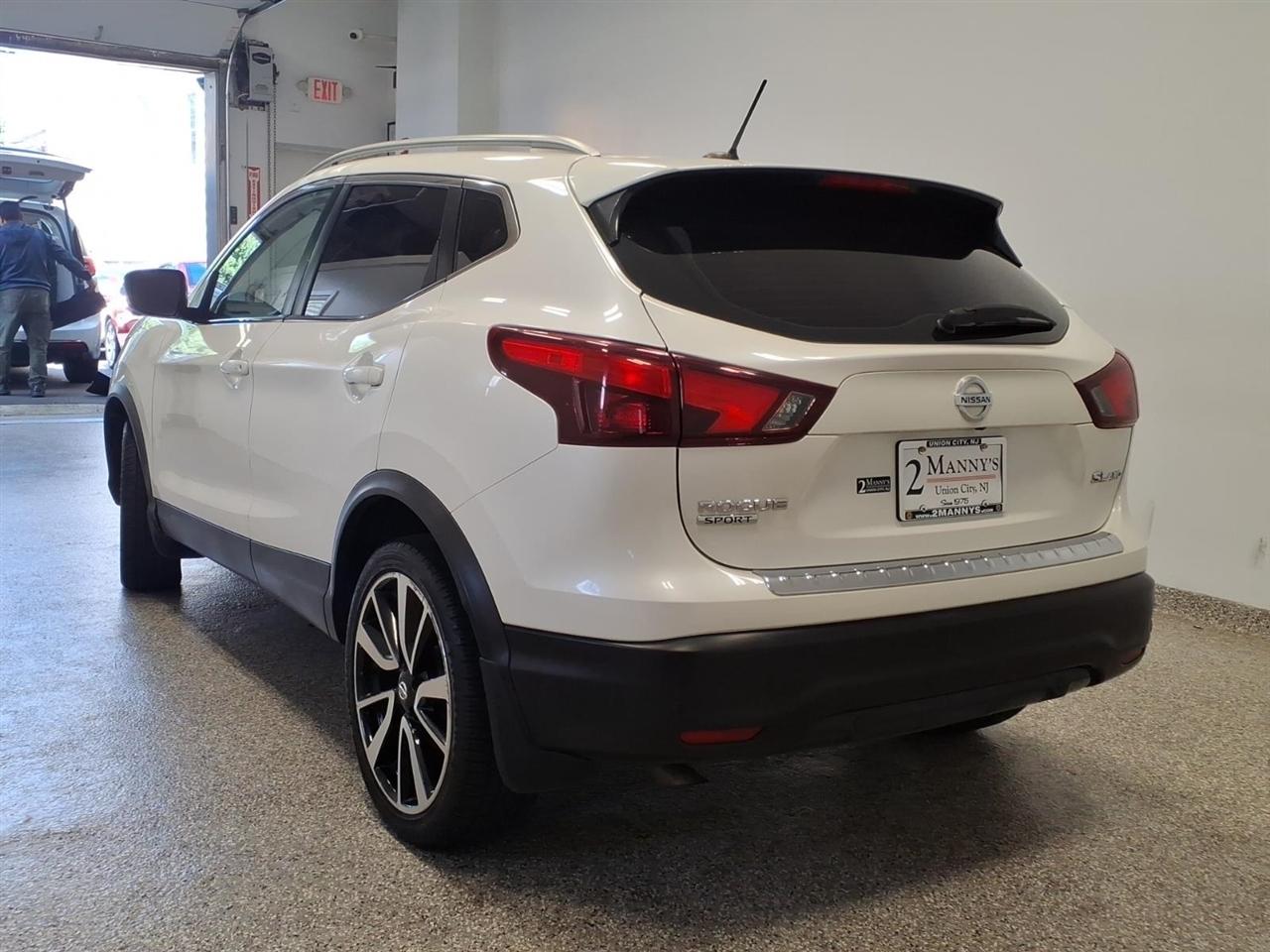 Nissan Rogue Sport photo 6