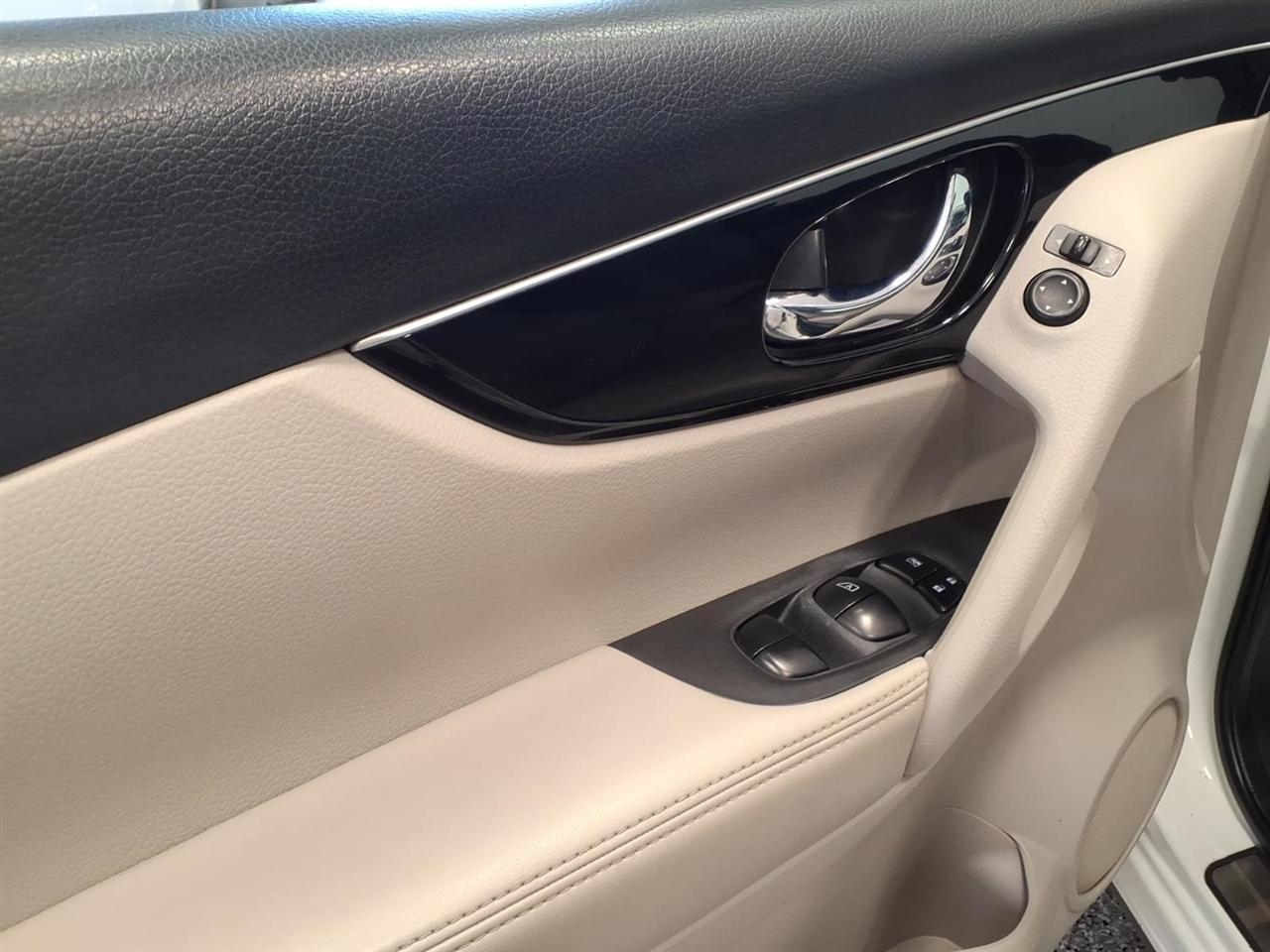 Nissan Rogue Sport photo 8