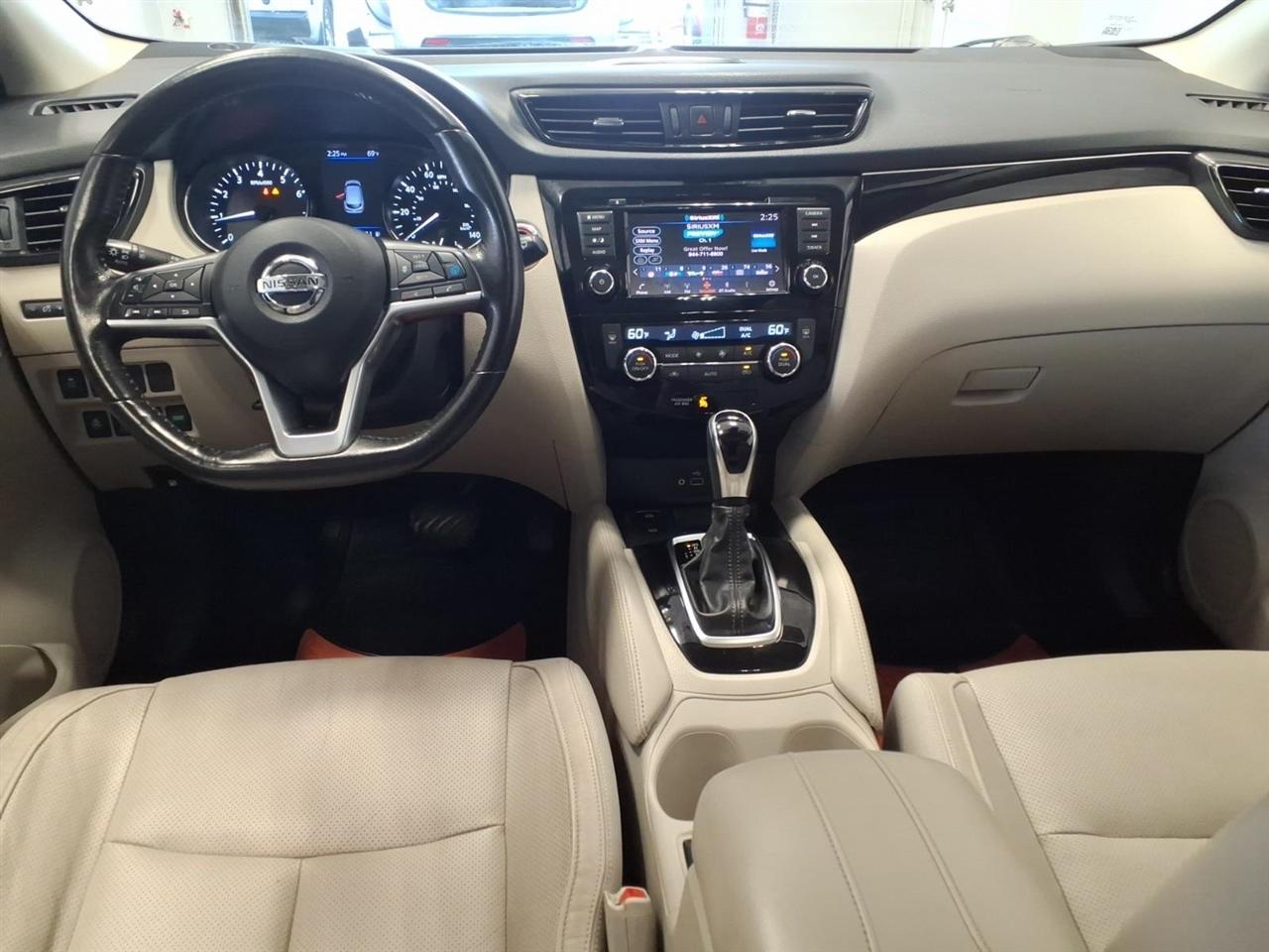 Nissan Rogue Sport photo 9