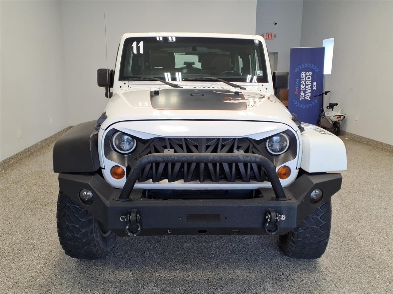 Jeep Wrangler photo 2