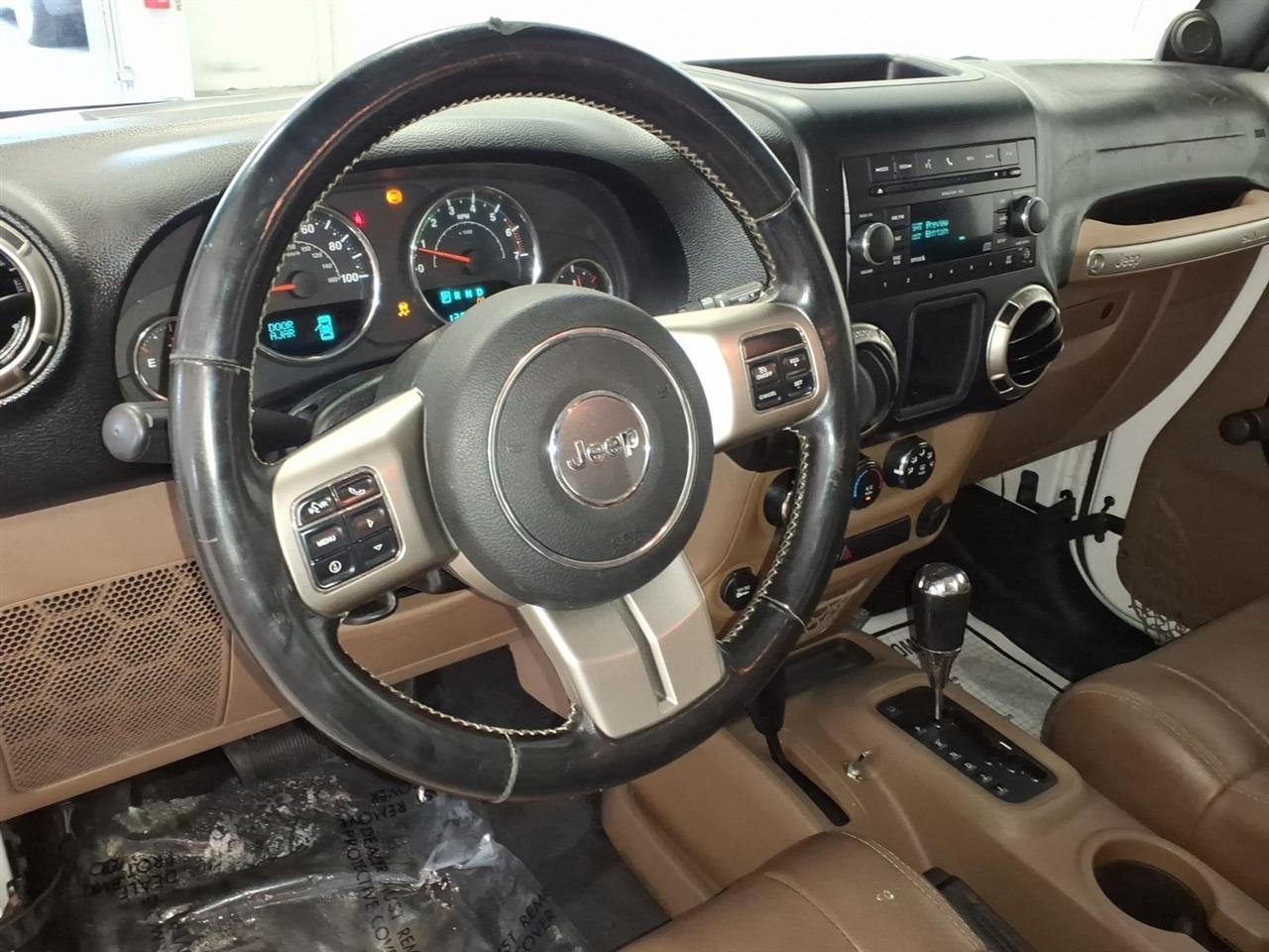 Jeep Wrangler photo 9