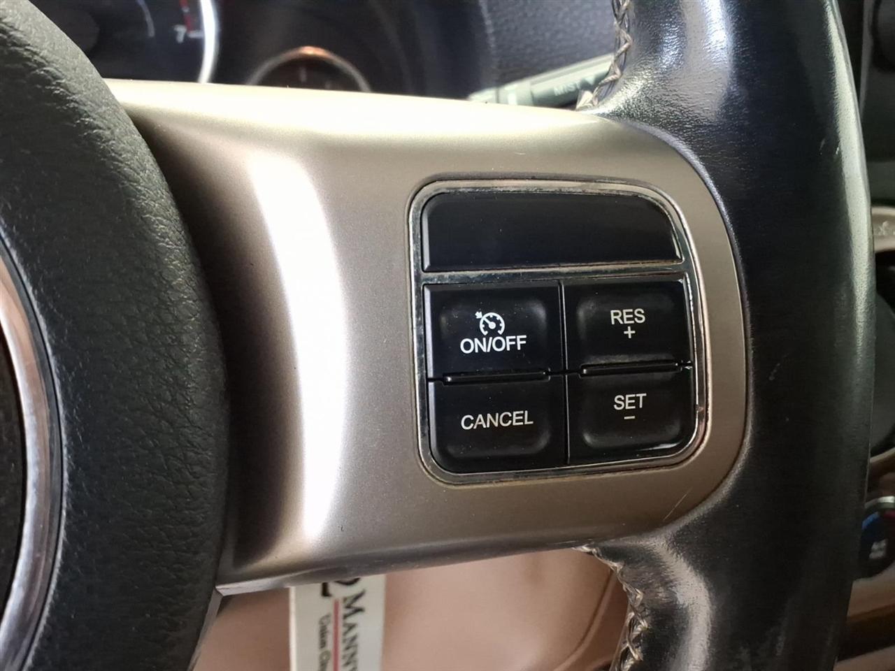 Jeep Wrangler photo 12