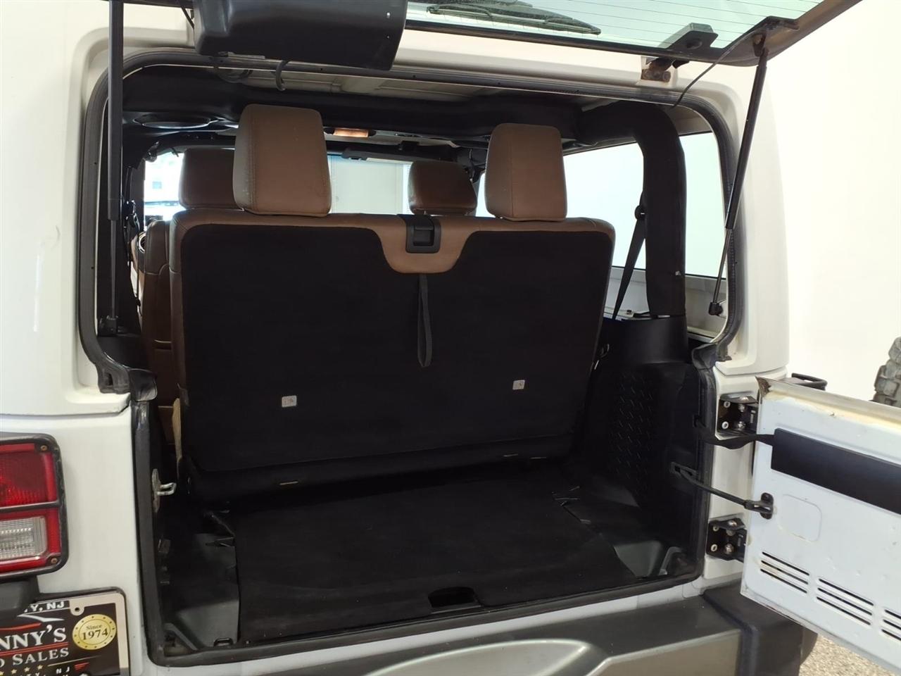 Jeep Wrangler photo 21