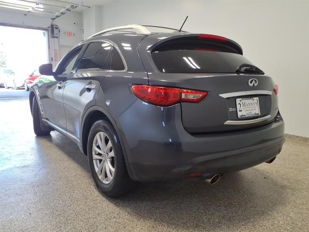 Infiniti FX35 photo 6