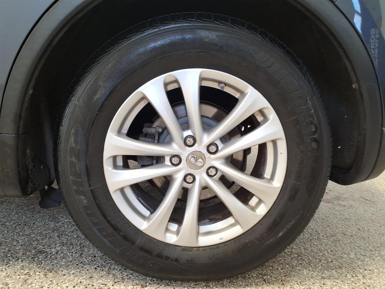 Infiniti FX35 photo 7