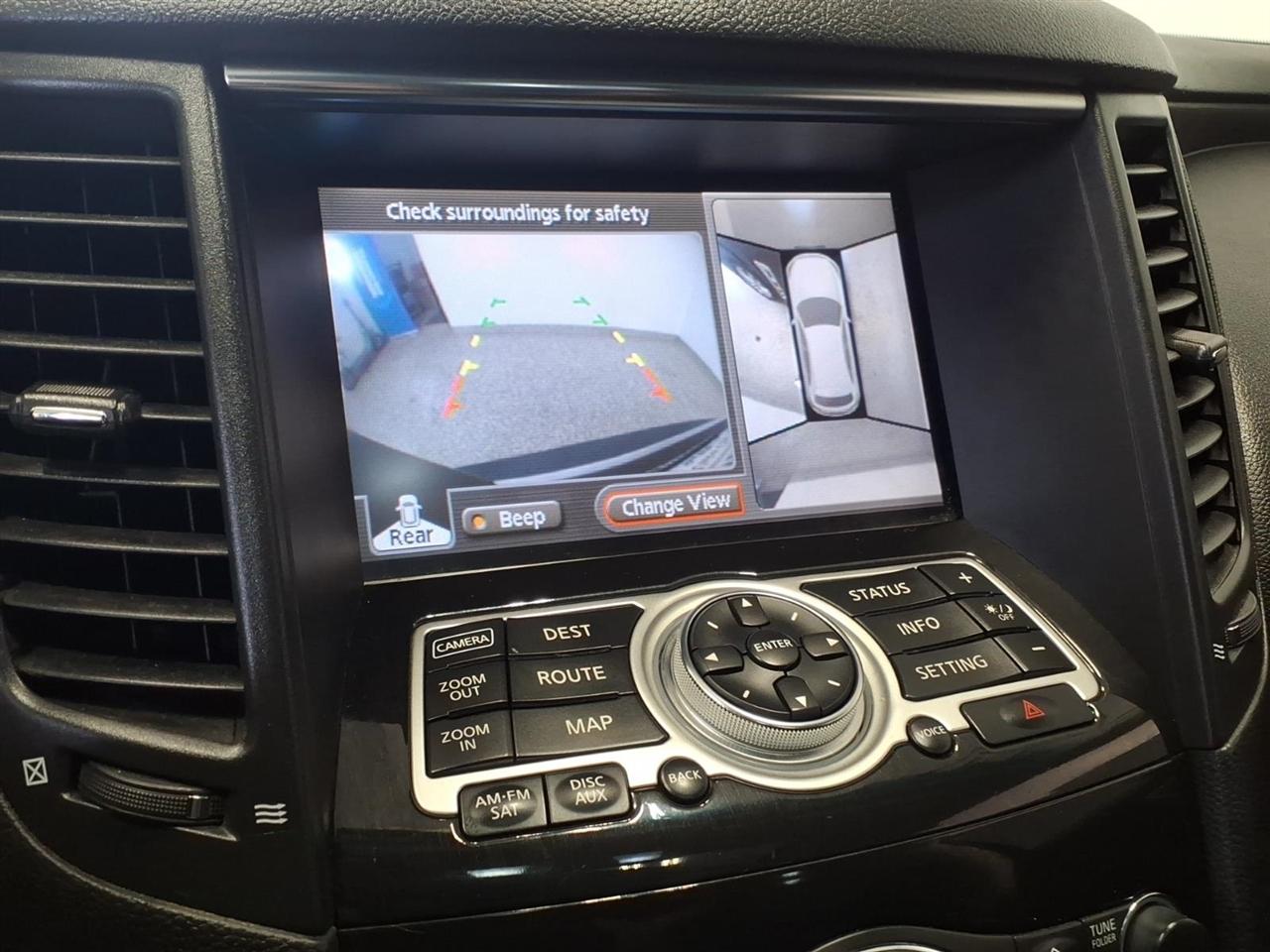 Infiniti FX35 photo 14