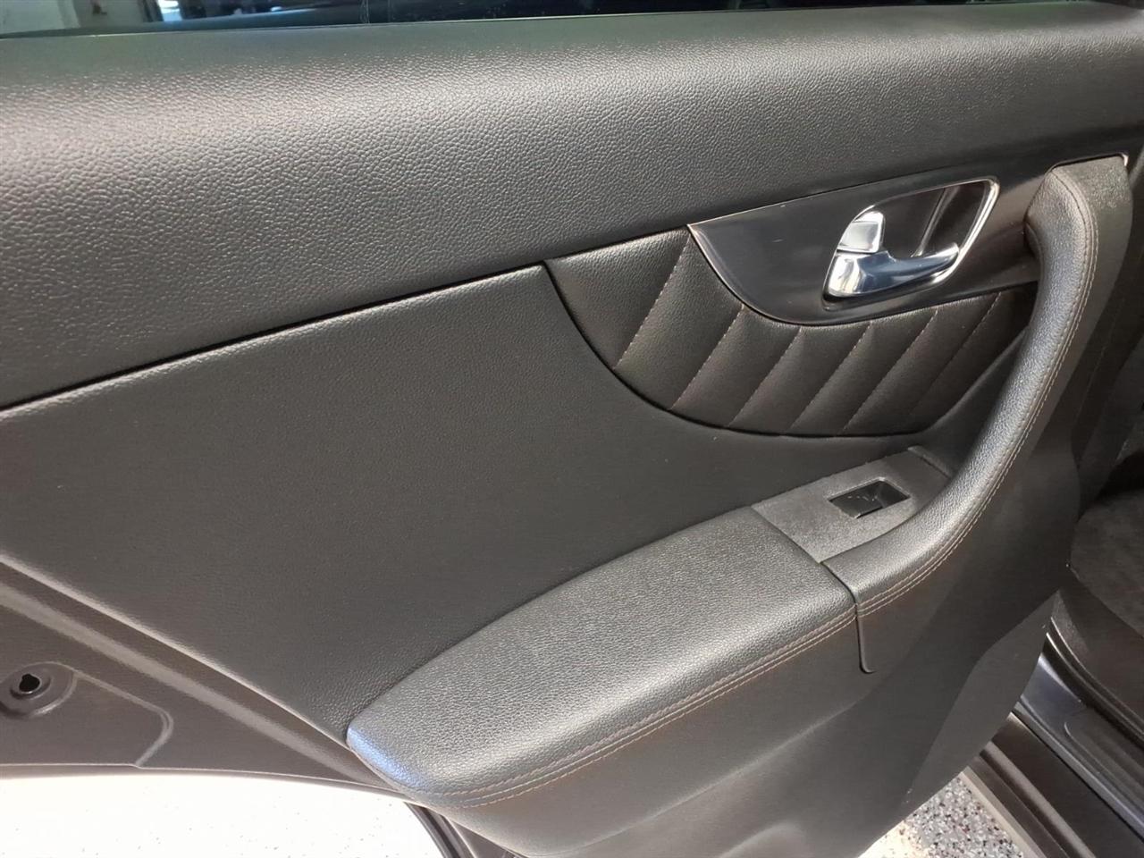 Infiniti FX35 photo 20