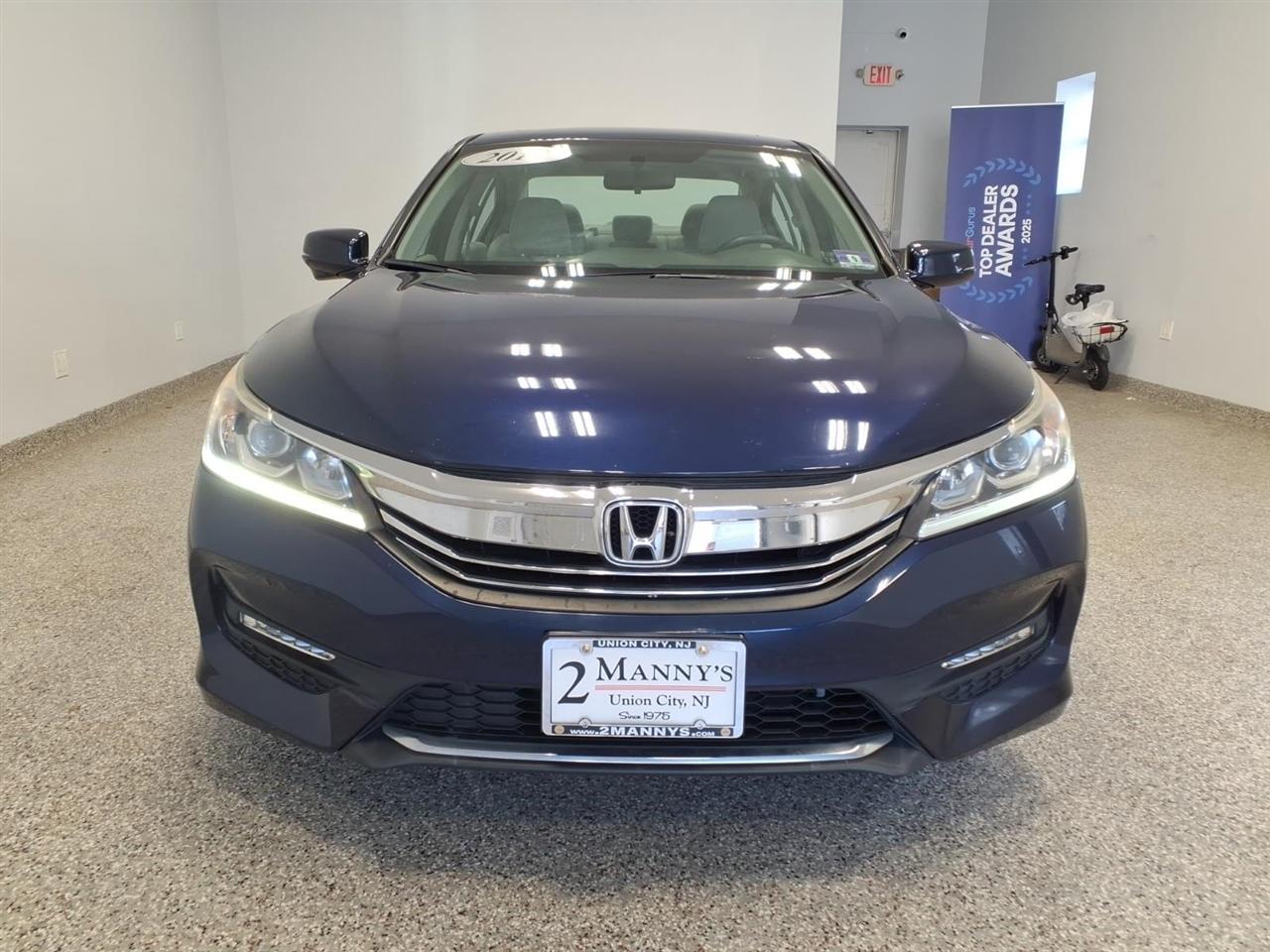 Honda Accord photo 2
