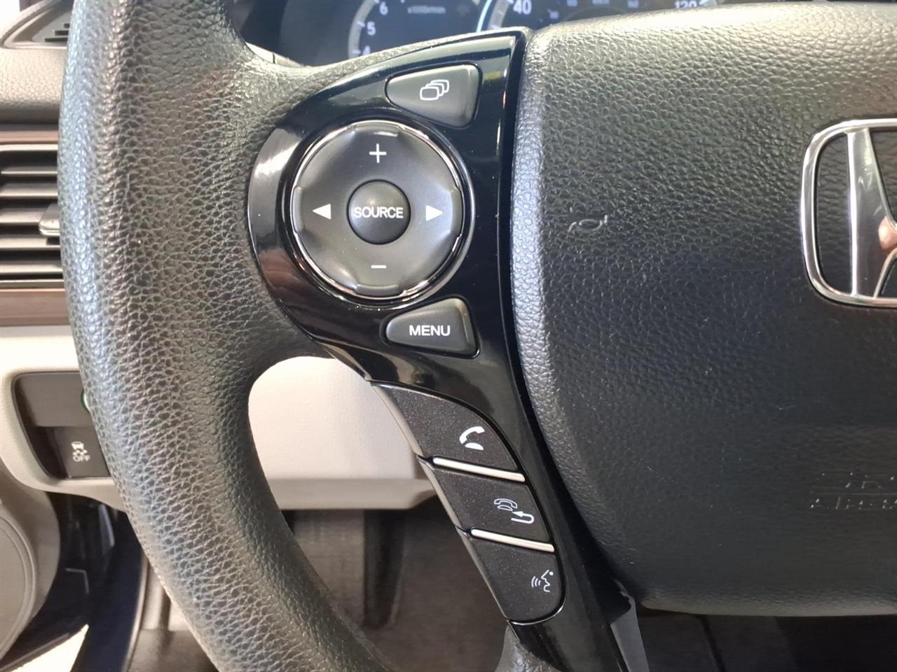 Honda Accord photo 10