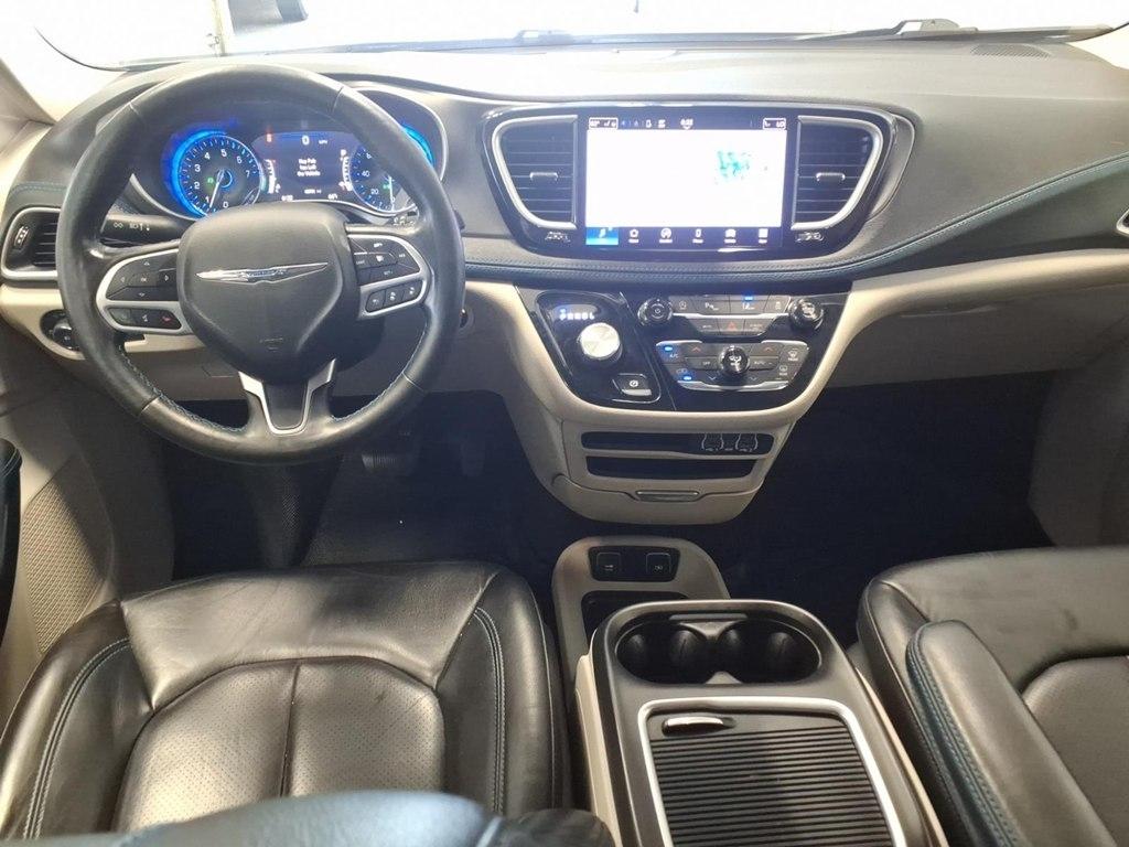 Chrysler Pacifica photo 9