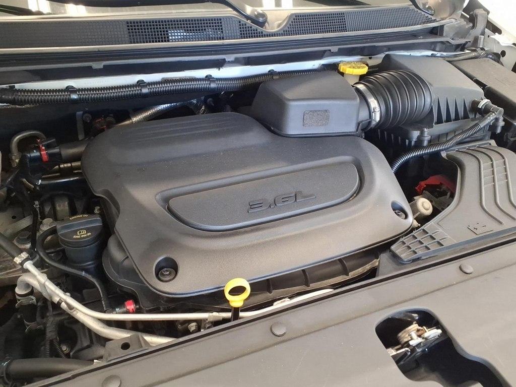 Chrysler Pacifica photo 19