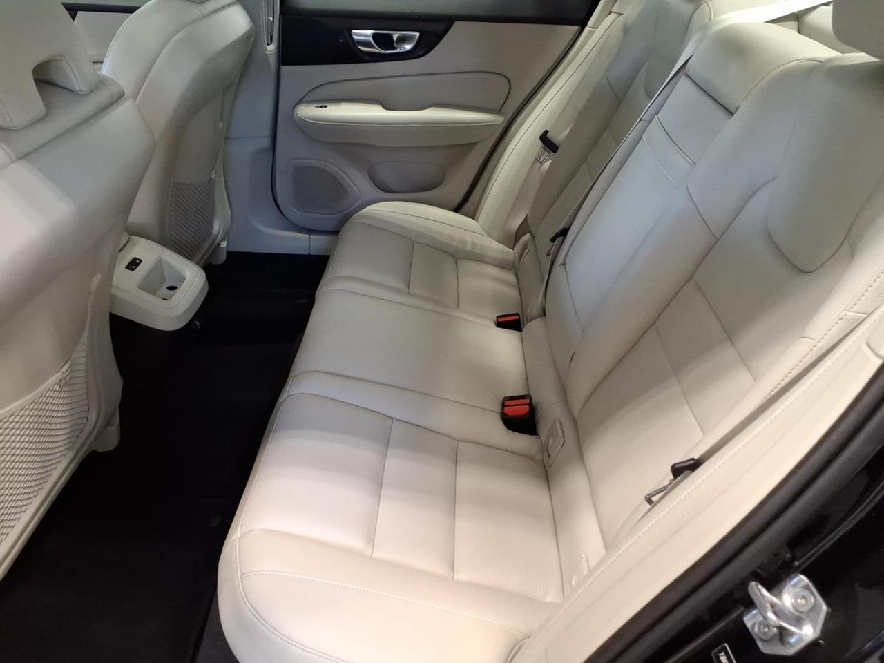 Volvo S60 T6 AWD Momentum 2020