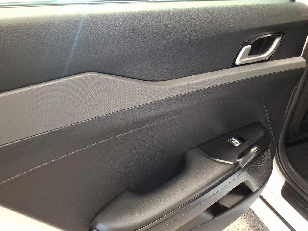 Kia K5 photo 18