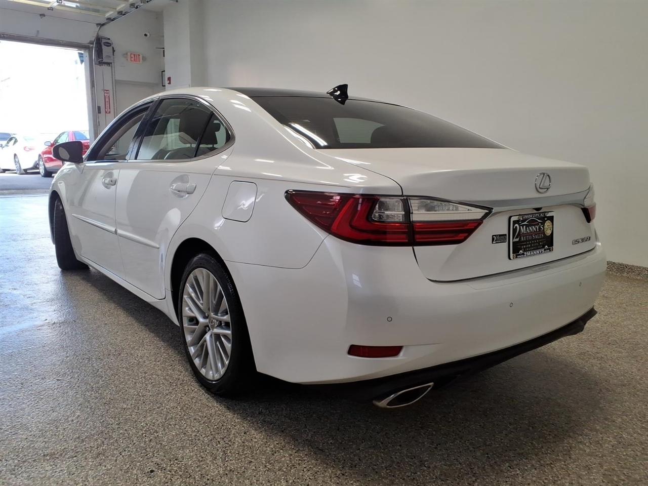Lexus ES 350 Luxury 2016