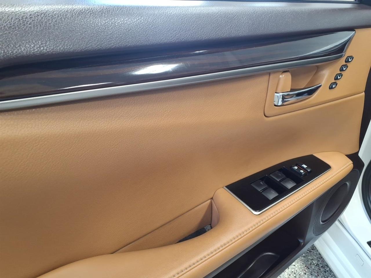 Lexus ES 350 Luxury 2016