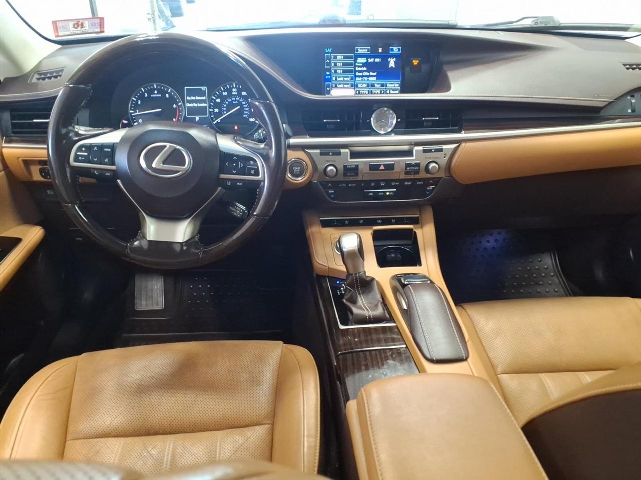 Lexus ES 350 Luxury 2016