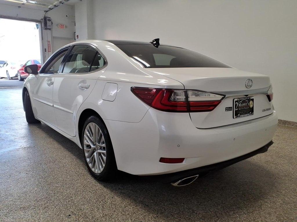 Lexus ES photo 6