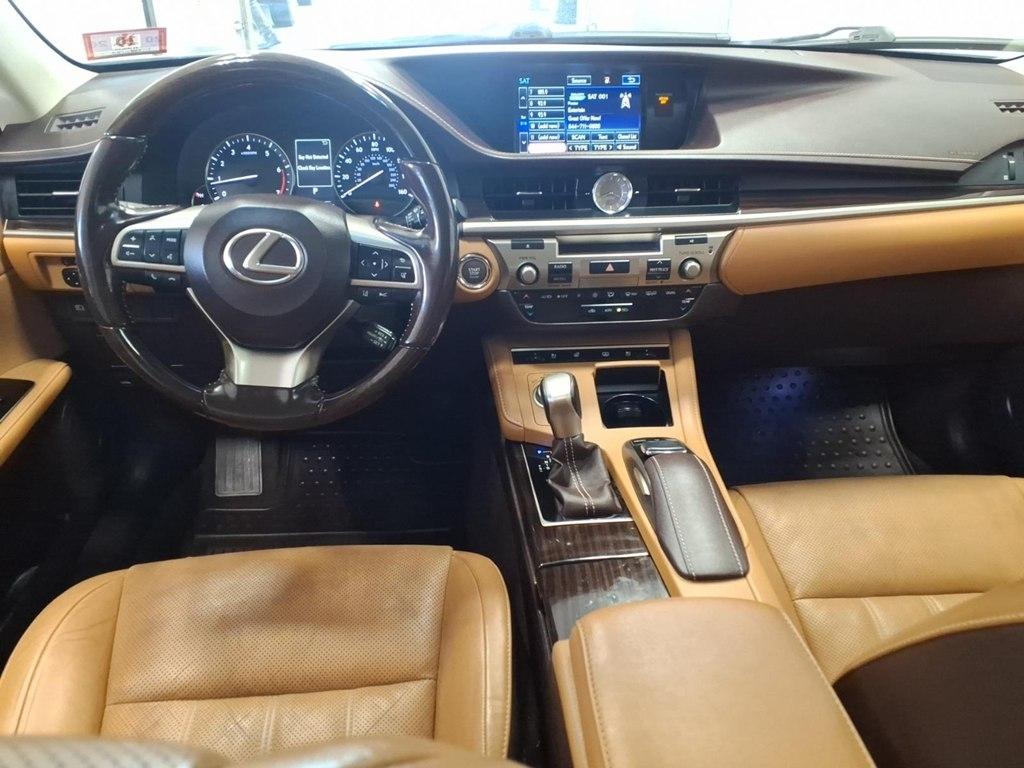 Lexus ES photo 9