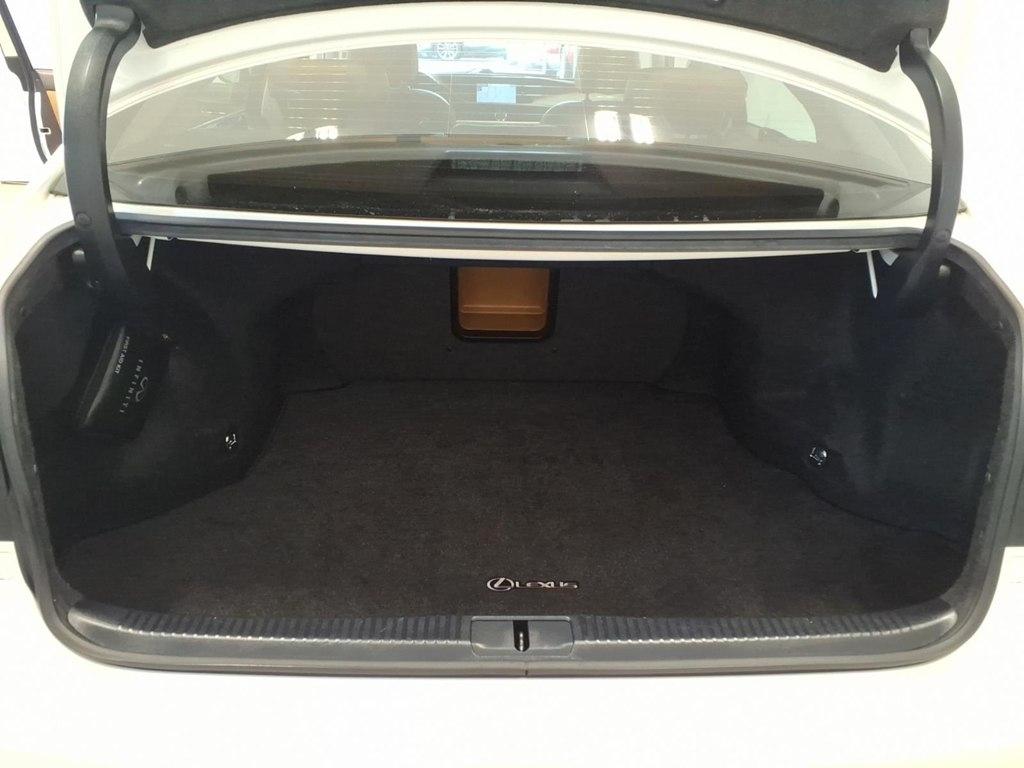Lexus ES photo 25