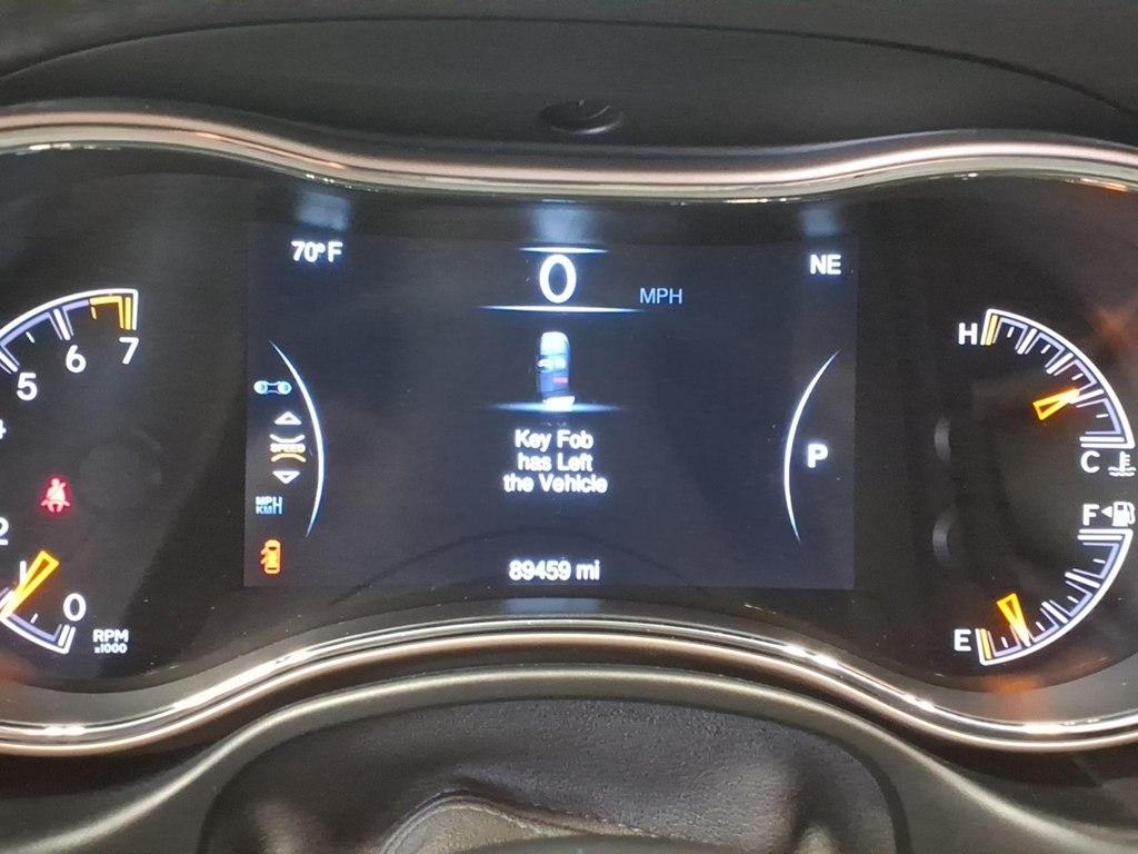 Jeep Grand Cherokee photo 11