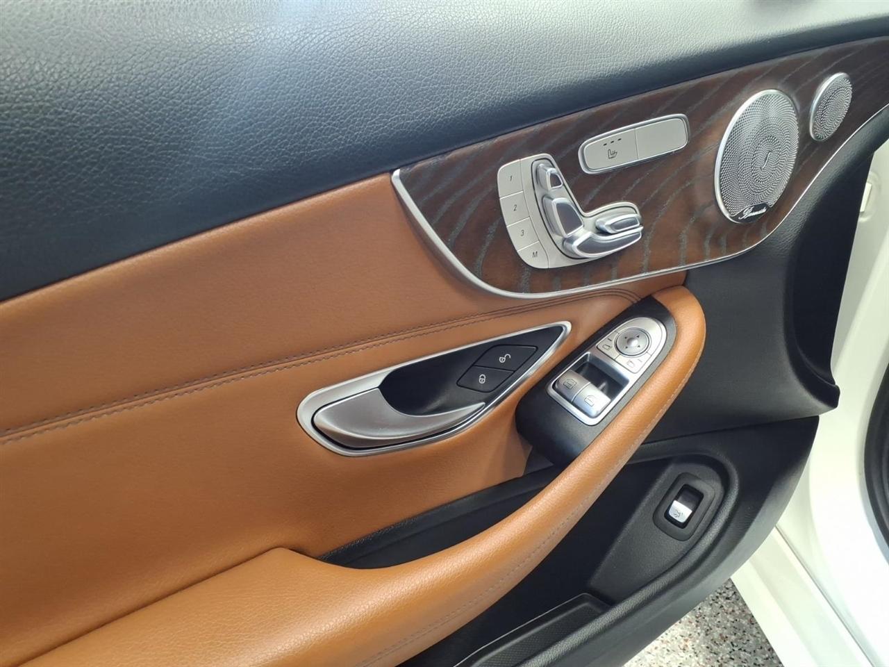Mercedes-Benz C-Class photo 8