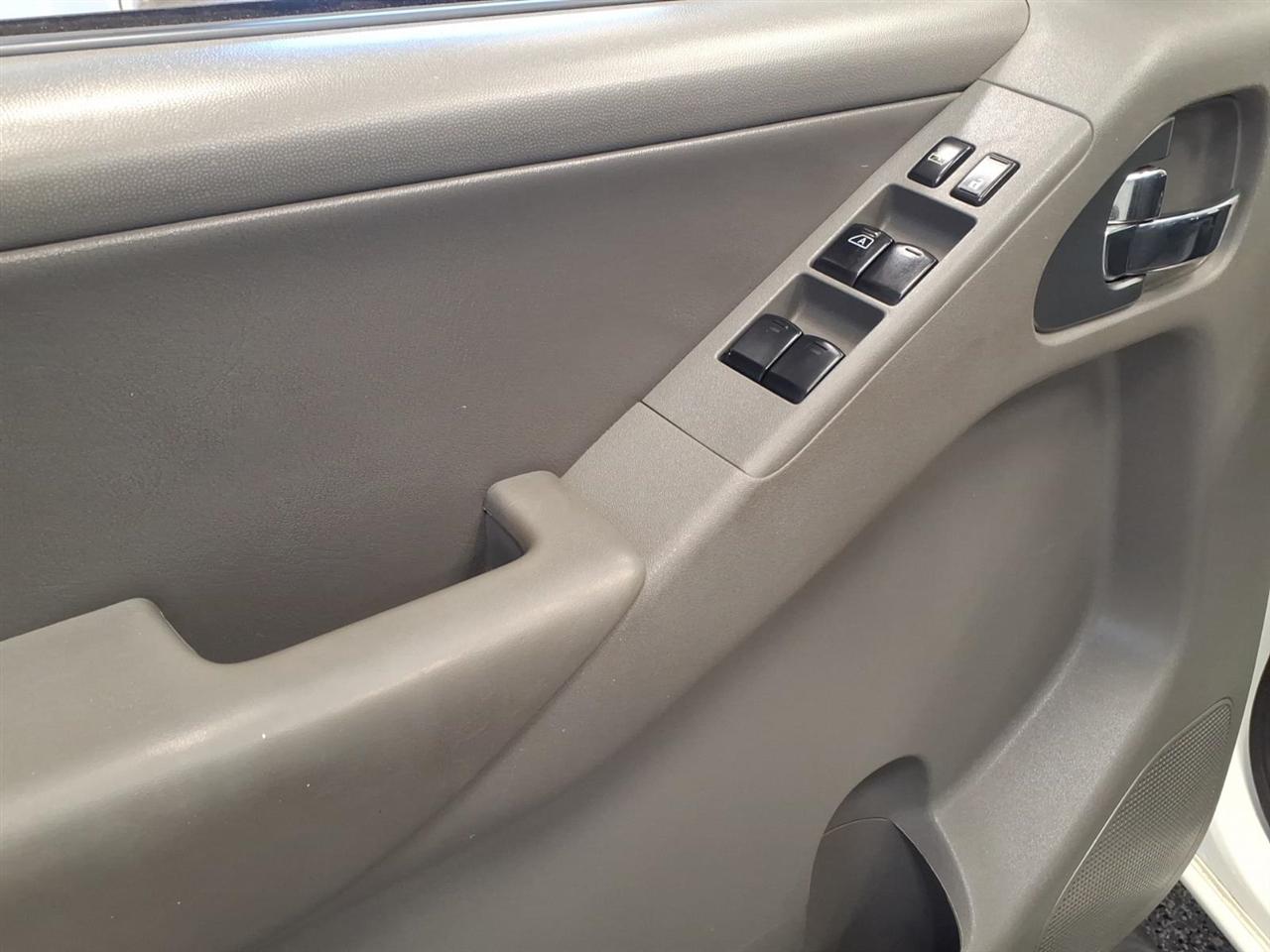Nissan Frontier photo 8