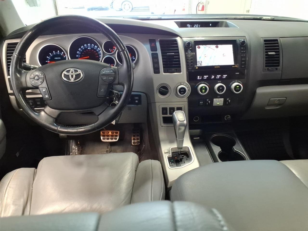 Toyota Sequoia 4WD 4dr LV8 6-Spd AT Ltd (Natl) 2008